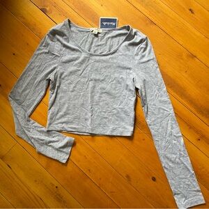 NWT Zenana Outfitters grey long sleeved crop top
